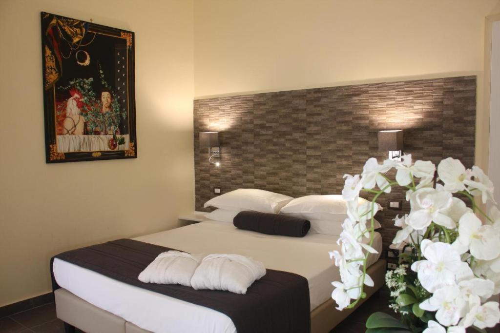 Boutique Hotel Piazza Carita 那不勒斯 外观 照片