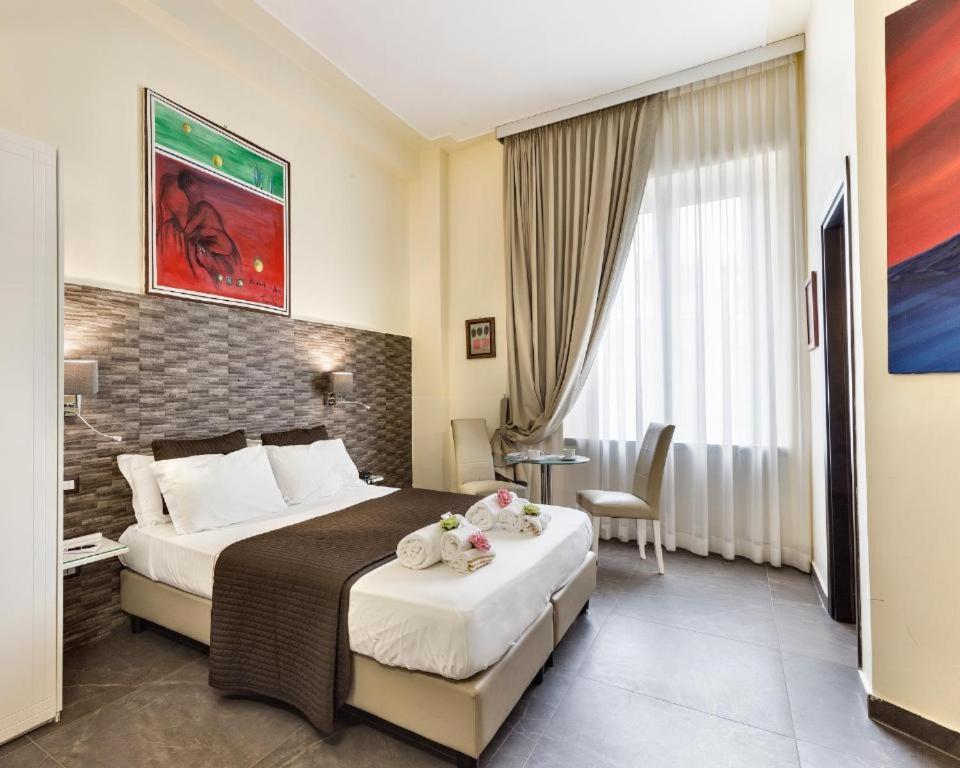 Boutique Hotel Piazza Carita 那不勒斯 外观 照片
