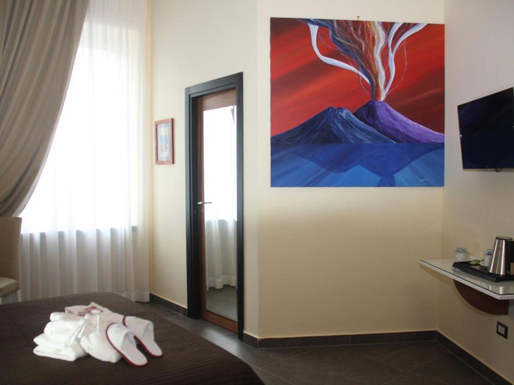 Boutique Hotel Piazza Carita 那不勒斯 外观 照片