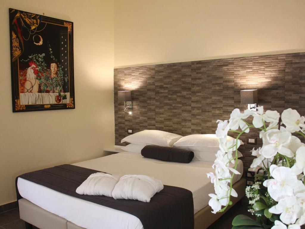 Boutique Hotel Piazza Carita 那不勒斯 外观 照片